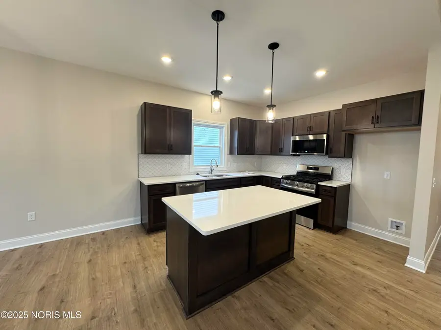 5021 Easton Drive, Oregon, OH 43616 - Image #3