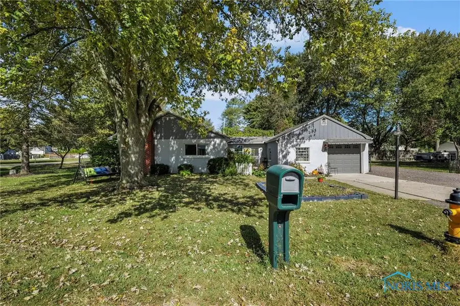 5911 Plympton Circle, Oregon, OH 43616 - Image #2