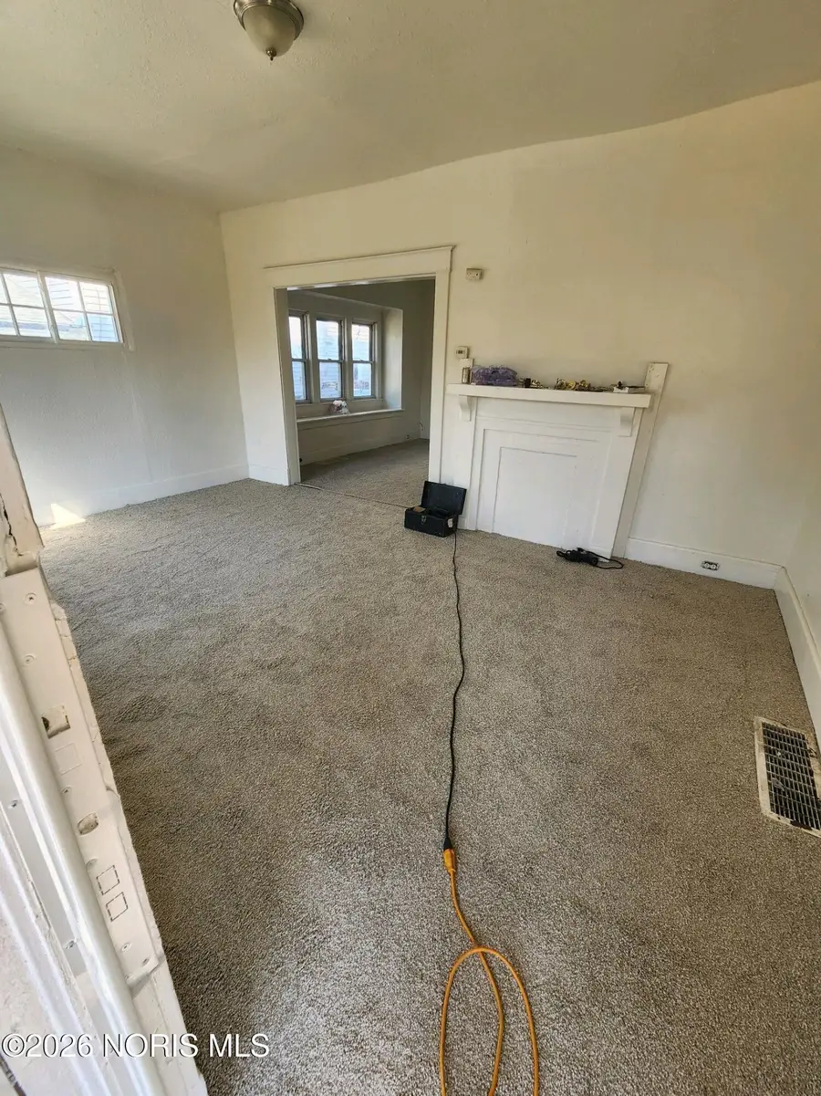 291 E Broadway Street, Toledo, OH 43605 - #3