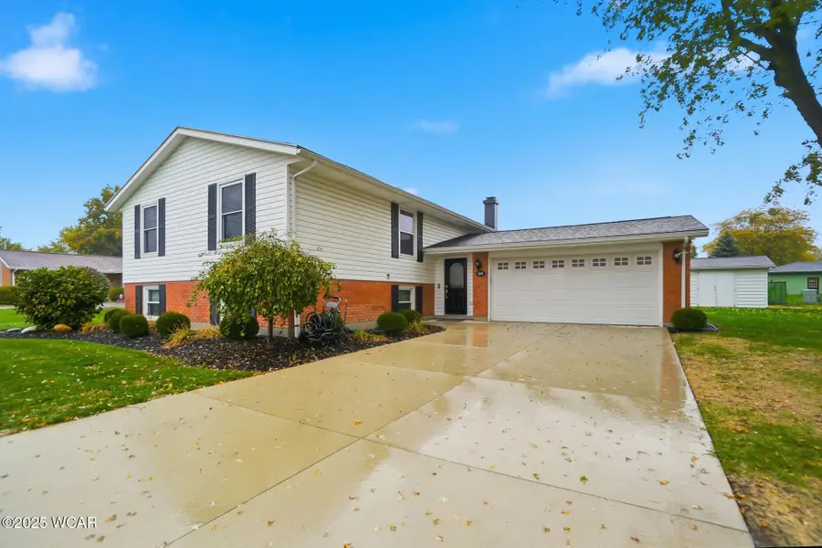 808 Aster Drive, Wapakoneta, OH 45895 - Image #2