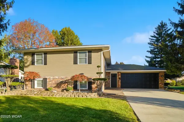 906 Aster Drive, Wapakoneta, OH 45895