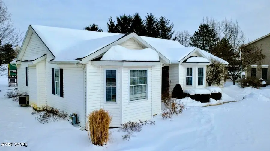 1122 Poppy Drive, Wapakoneta, OH 45895 - #2