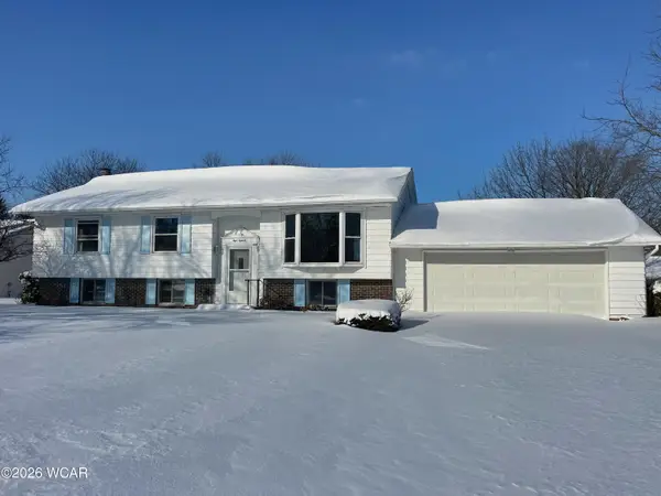 818 Aster Drive, Wapakoneta, OH 45895