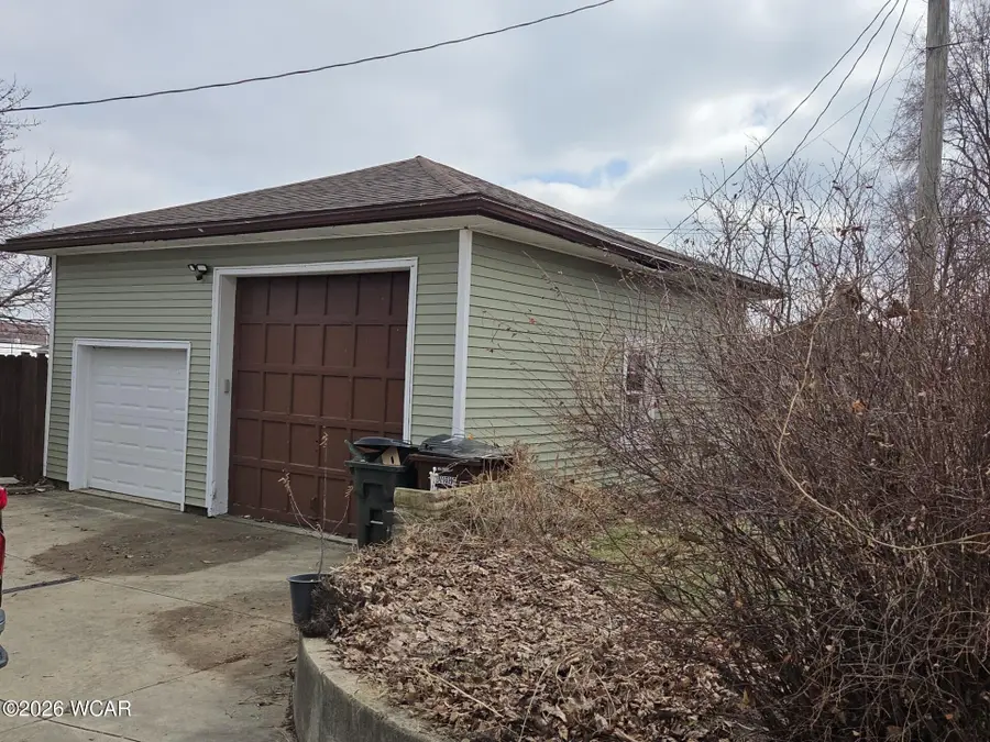 810 S Roosevelt Avenue, Piqua, OH 45356 - #3