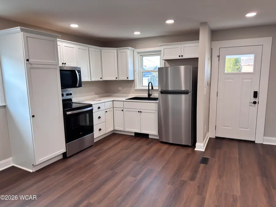 206 E Benton Street, Wapakoneta, OH 45895 - #2