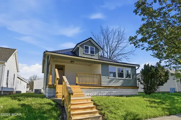616 E Benton Street, Wapakoneta, OH 45895