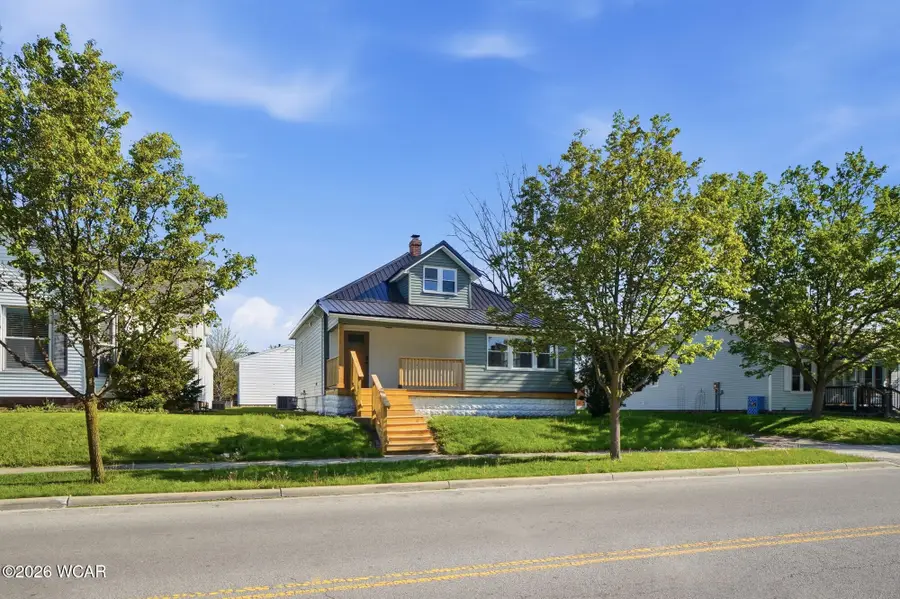 616 E Benton Street, Wapakoneta, OH 45895 - #2