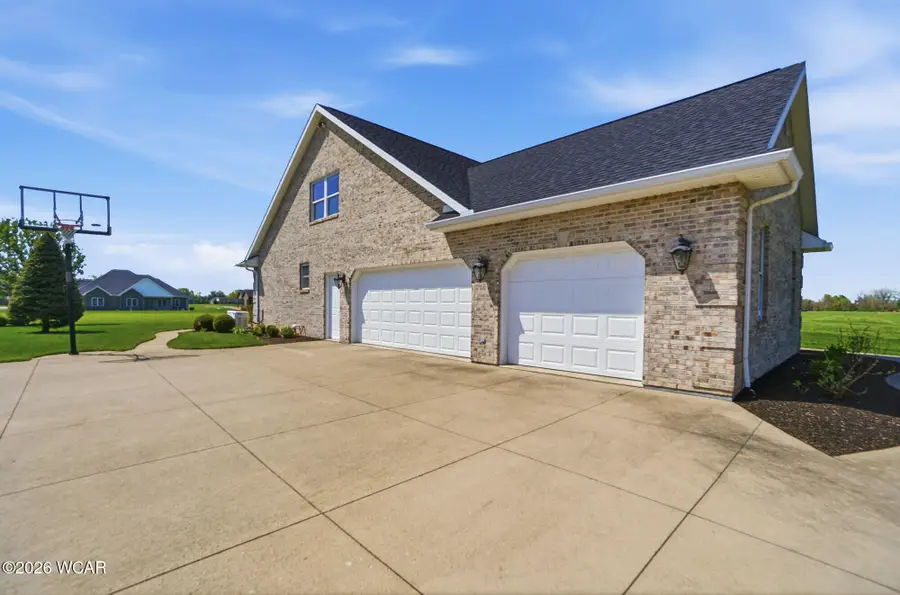 3979 Running Oak Trail, Lima, OH 45807 - #3