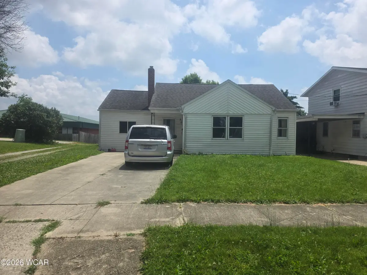 307 W Silver Street, Wapakoneta, OH 45895 - #1