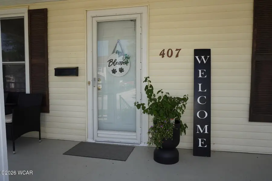 407 Murray Street, Wapakoneta, OH 45895 - #2