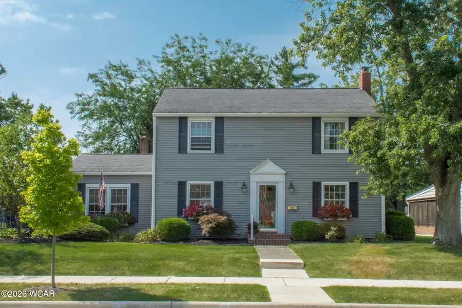 811 W Benton Street, Wapakoneta, OH 45895 - #2