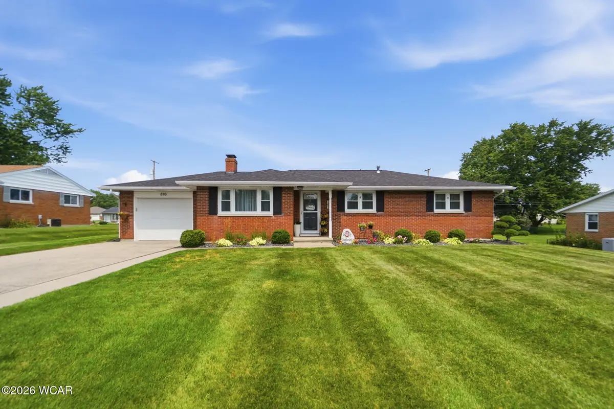 810 Barbara Lane, Wapakoneta, OH 45895 - #1