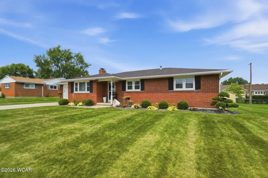 810 Barbara Lane, Wapakoneta, OH 45895 - #2