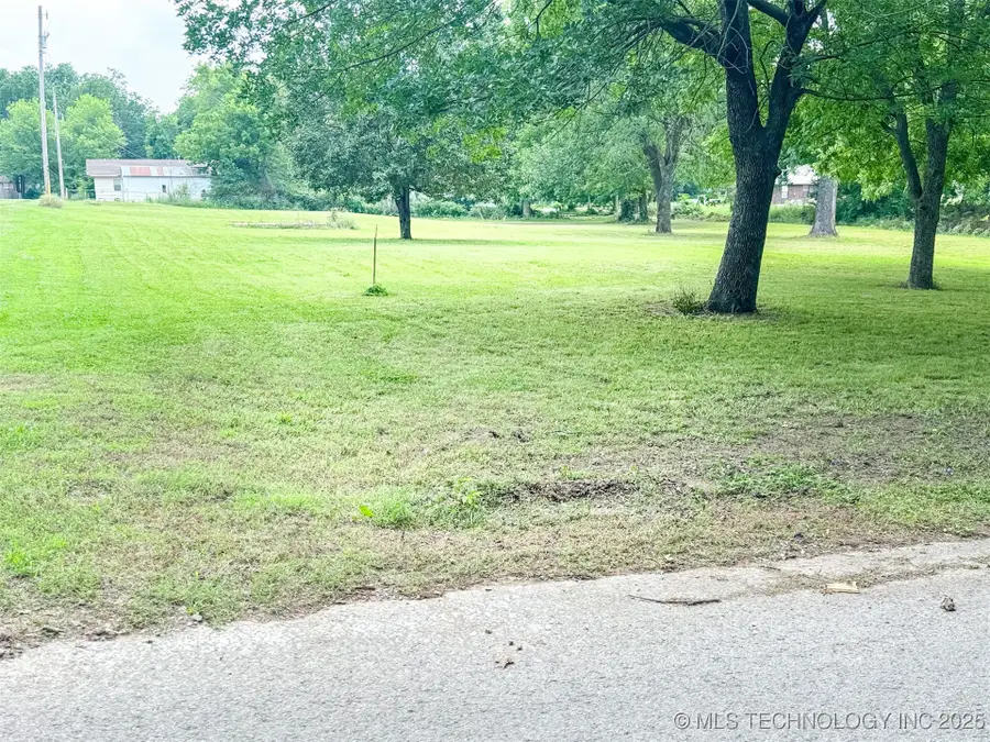514 W Creek, Checotah, OK 74426 - #2