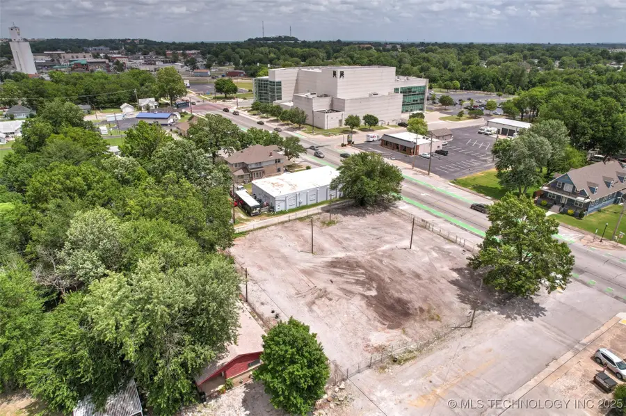 824 S Main Street, Broken Arrow, OK 74012 - #2