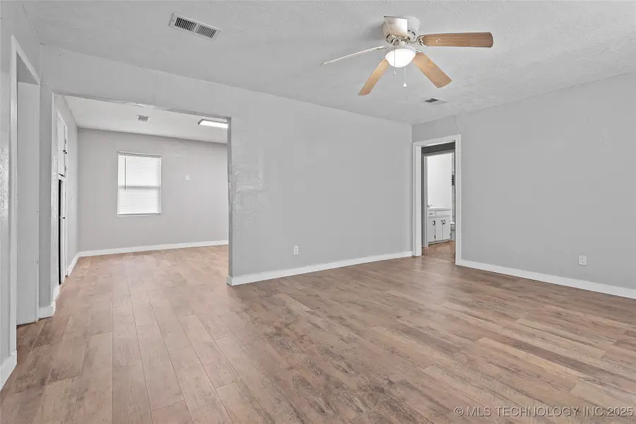1104 Veterans Avenue, Marietta, OK 73448 - #3