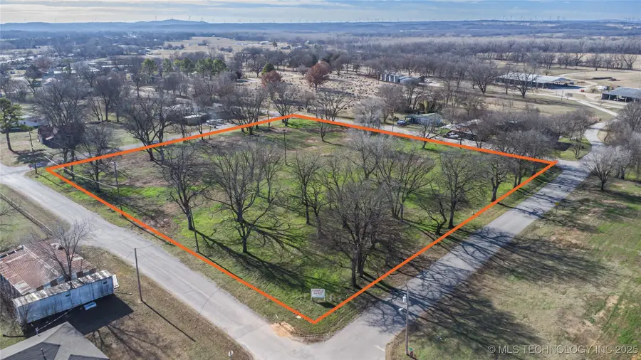 101 E Street, Davis, OK 73030 - #3