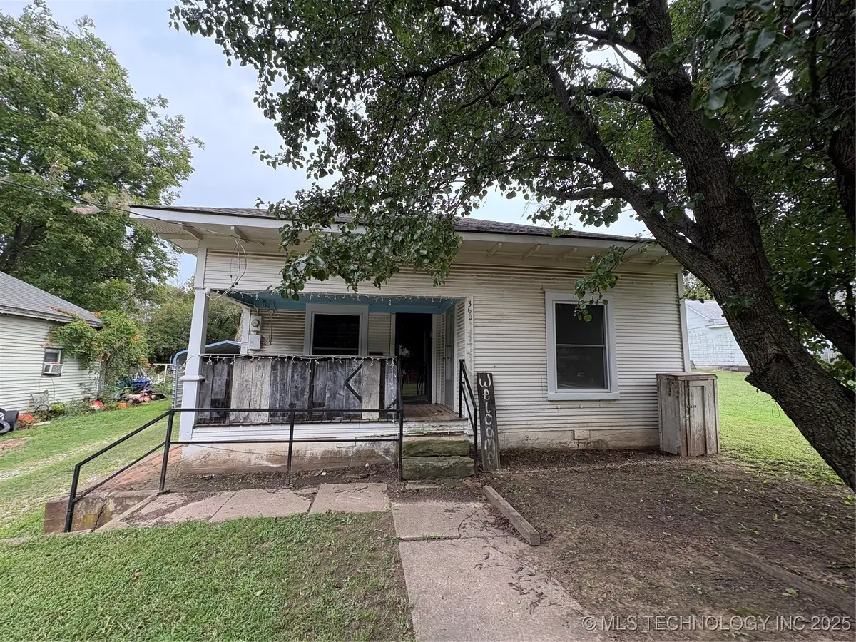 360 N B Street, Yale, OK 74085 - #1