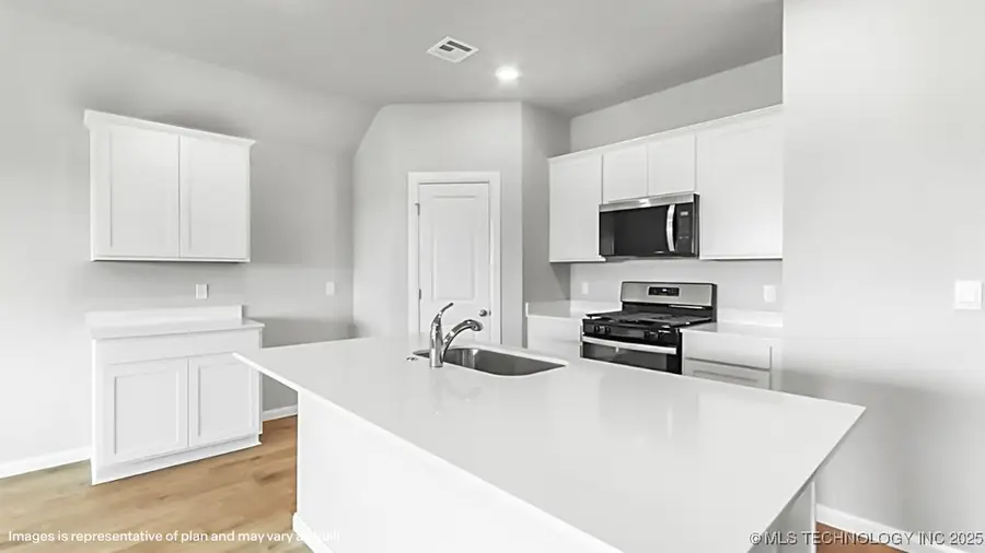 13456 S 101st East Avenue, Bixby, OK 74008 - #3