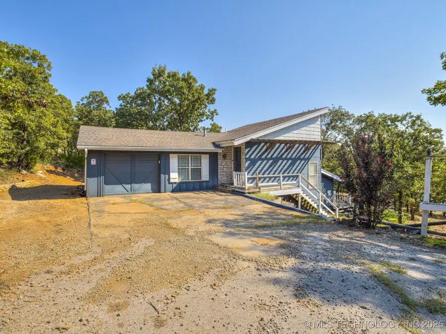 387 Holiday Hills Road, Eufaula, OK 74432 - Image #3