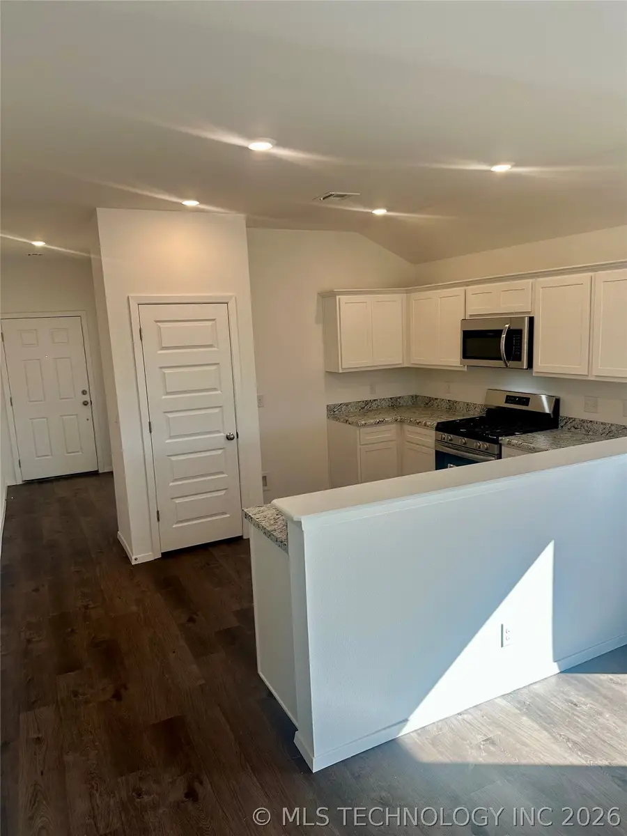 18 Blue Bell Street, Bristow, OK 74010 - #3