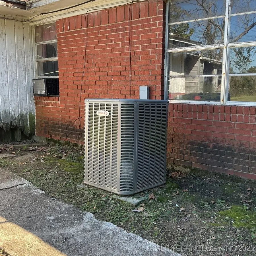 101 SW Hayes Street, Idabel, OK 74745 - Image #2