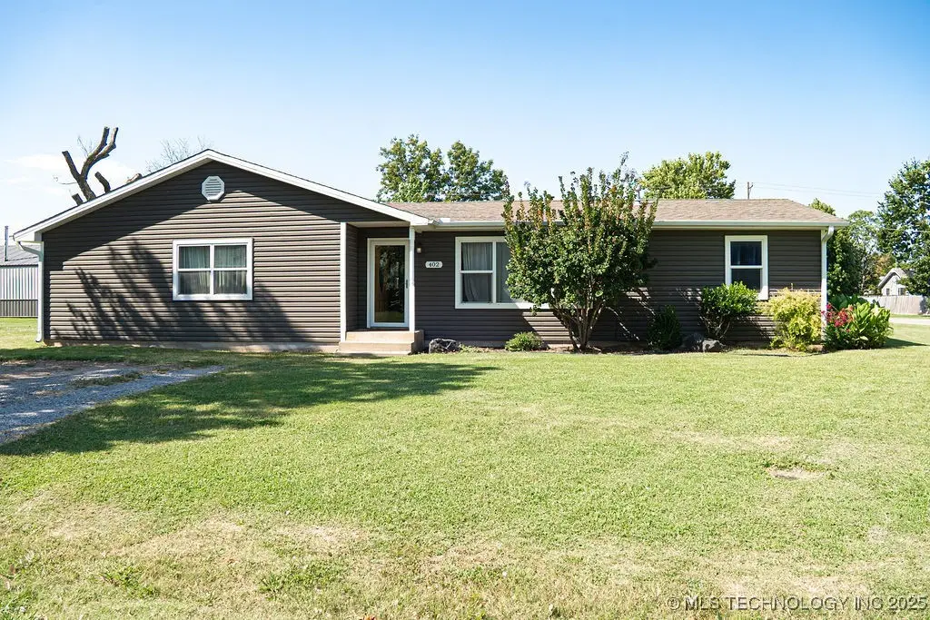 402 NW Main Street, Minco, OK 73059 - Image #1