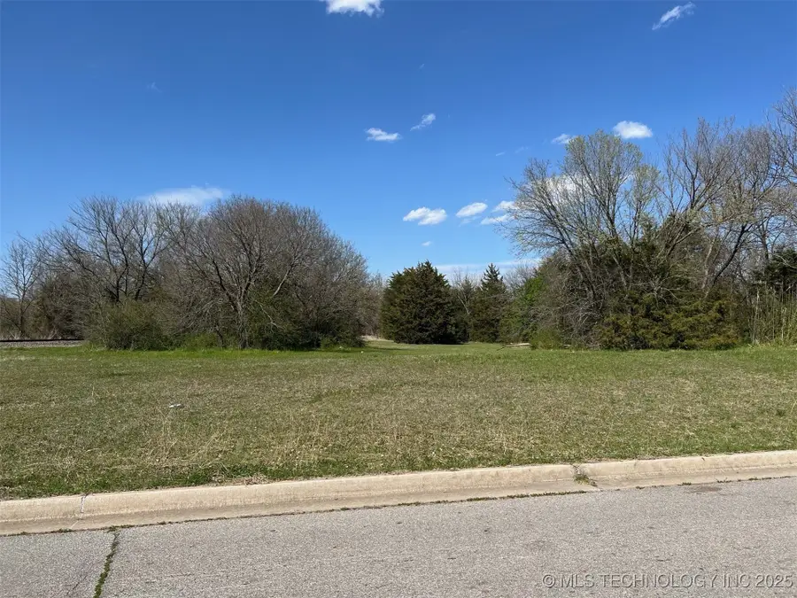 805 11th Ne, Ardmore, OK 73401 - #2