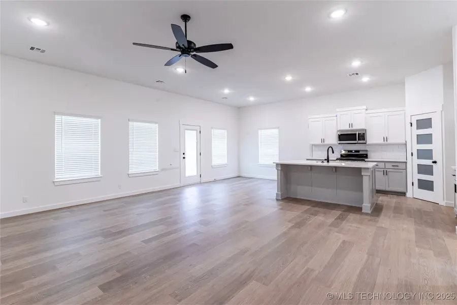 1404 E 149th Place S, Glenpool, OK 74033 - Image #2