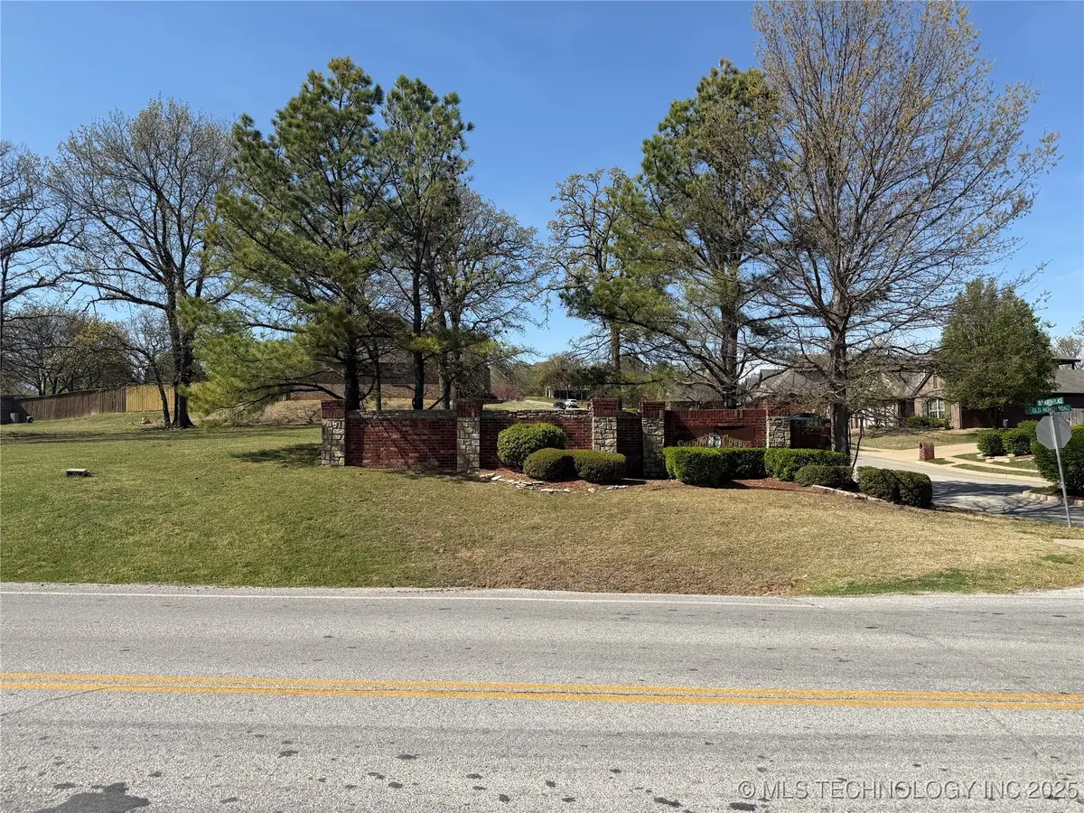 1302 N Old North Place, Sand Springs, OK 74063 - #1