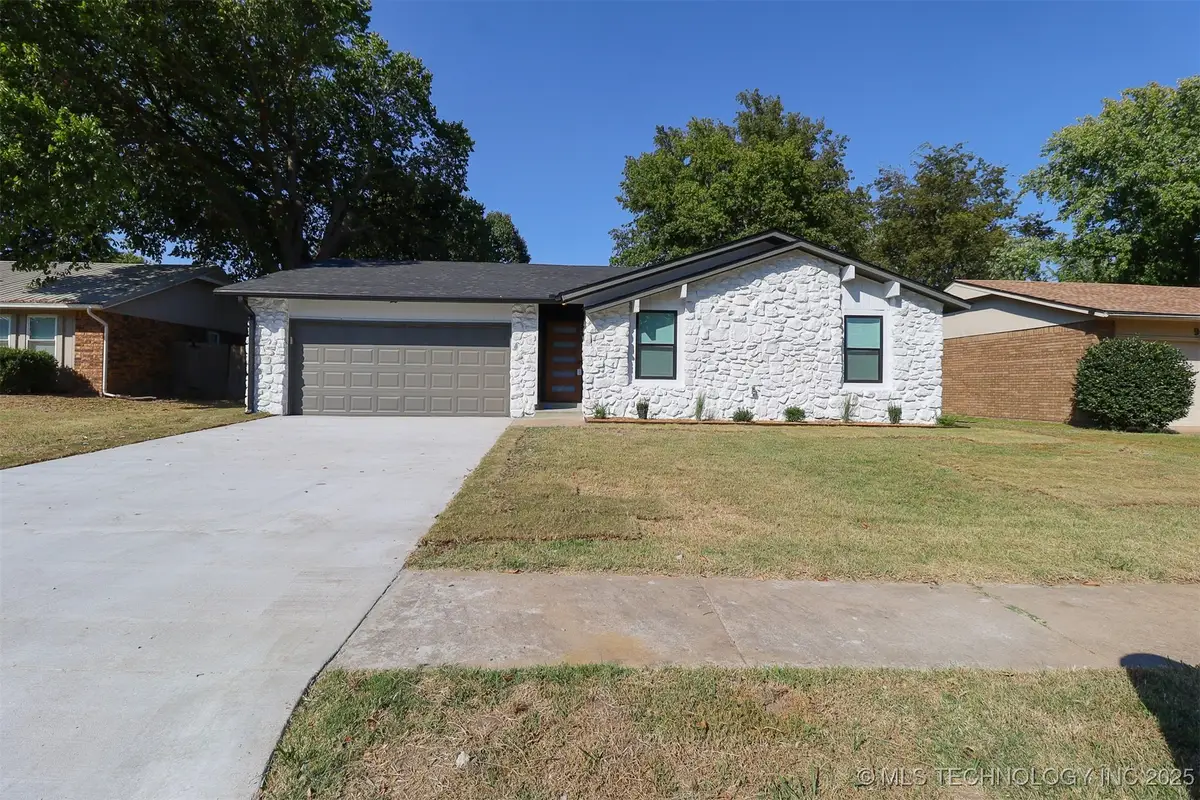 912 W Oakridge Street, Broken Arrow, OK 74012 - Image #1