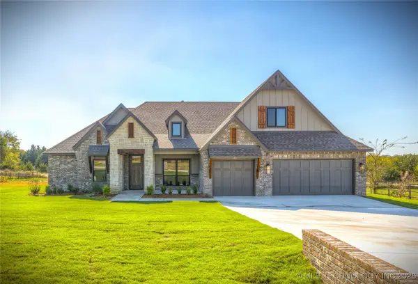 2014 E 45th Place, Sand Springs, OK 74063