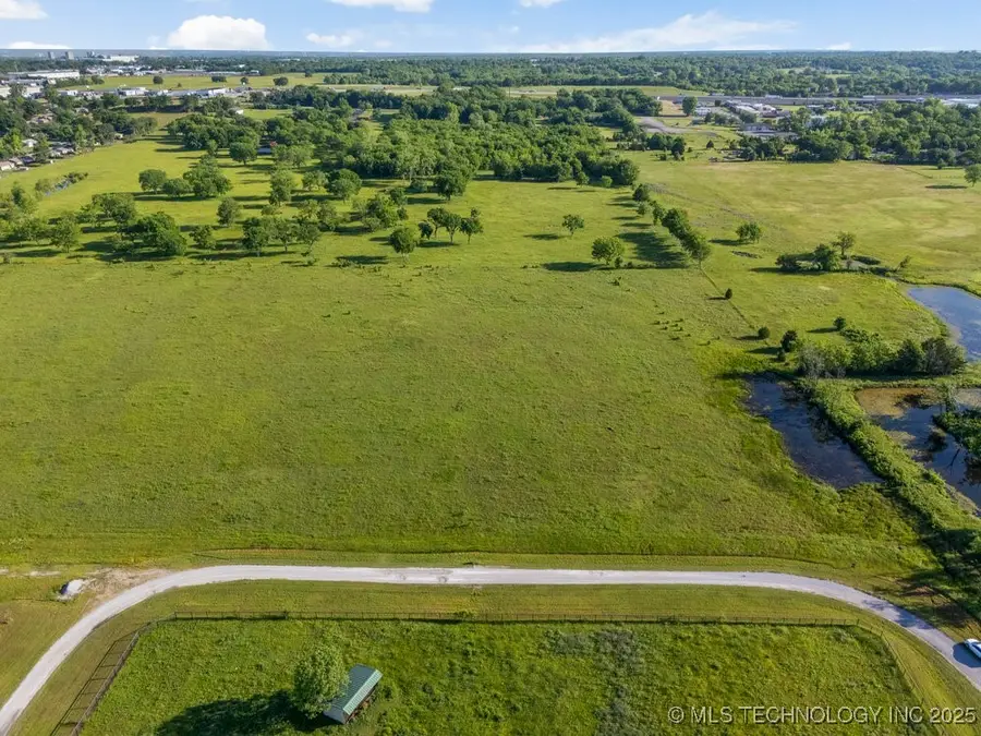 606 S Lynn Lane Road, Tulsa, OK 74108 - #2