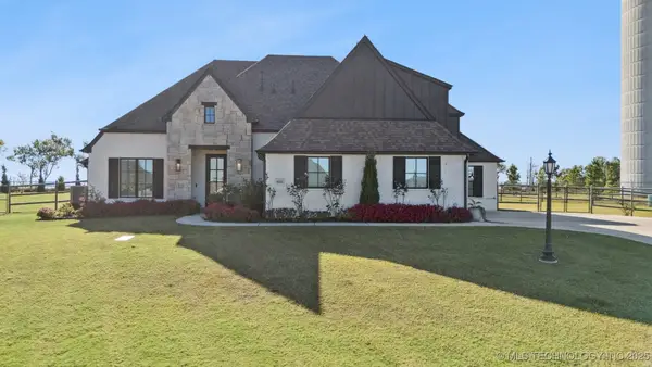 6131 N Creekwood Drive, Owasso, OK 74055