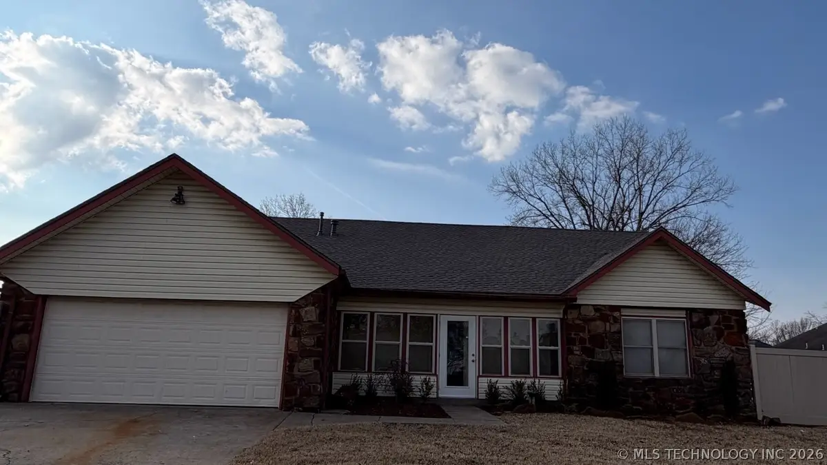 3405 E Louisville Street, Broken Arrow, OK 74014 - #1