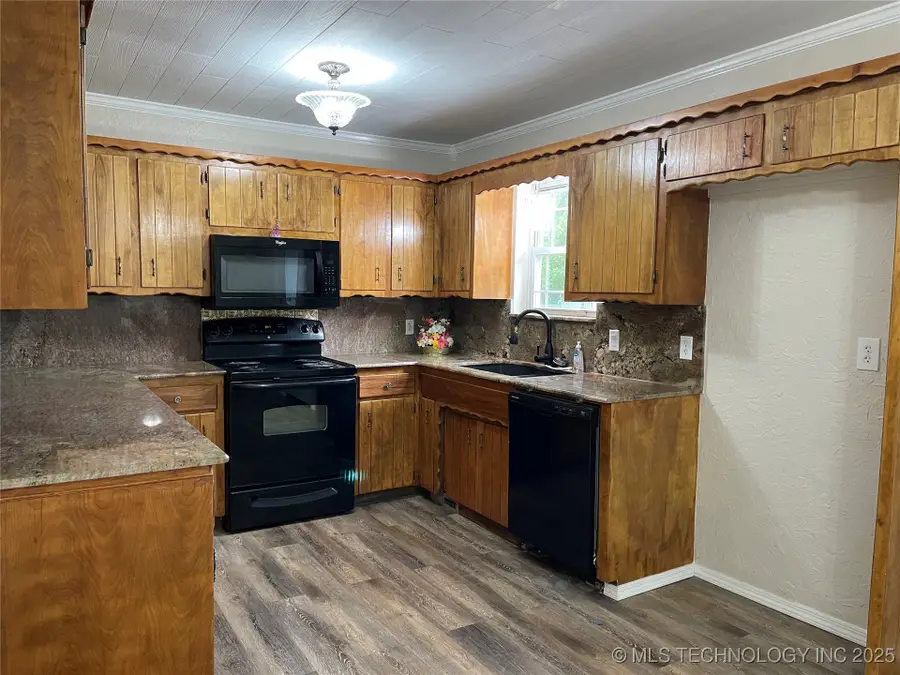 422 N Forest Street, Jenks, OK 74037 - #3