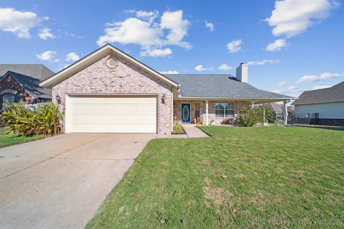 8047 Vintage Trace Drive, Claremore, OK 74019 - Image #1