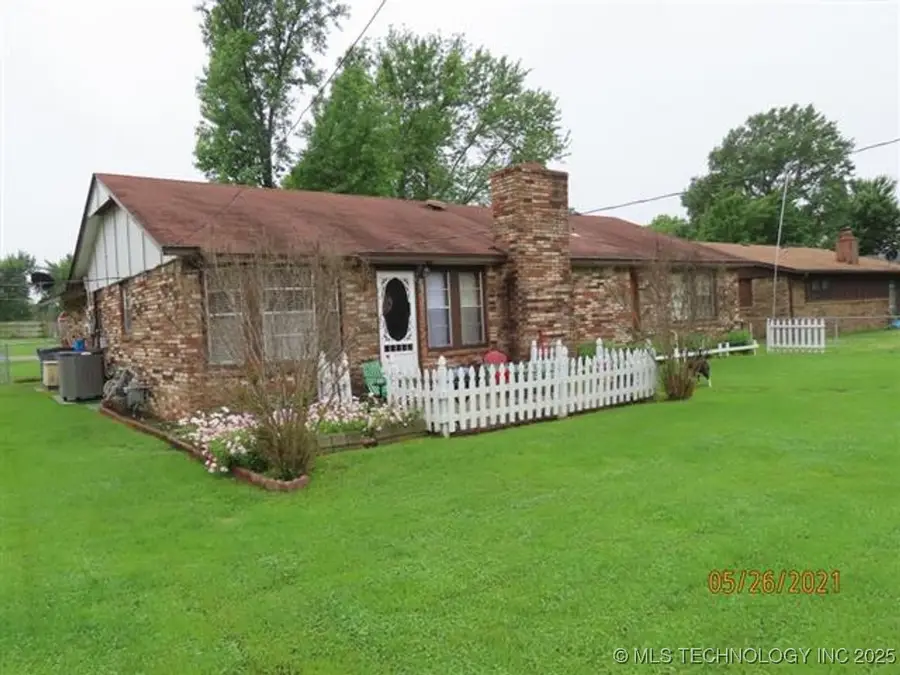 1204 SW 12th Place, Wagoner, OK 74467 - #2