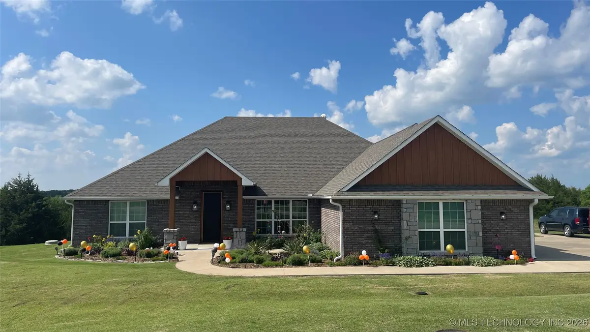 1120 E St Andrews Circle, Cushing, OK 74023 - Image #1