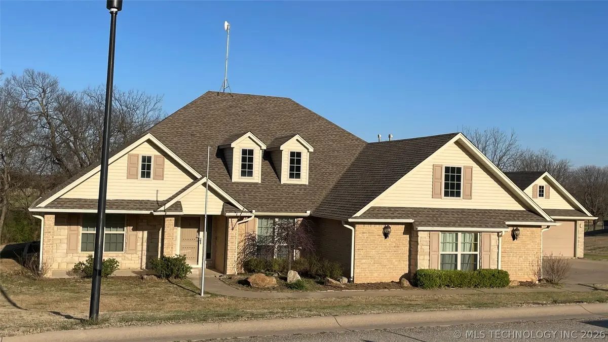 909 S Country Club Drive, Cushing, OK 74023 - #1