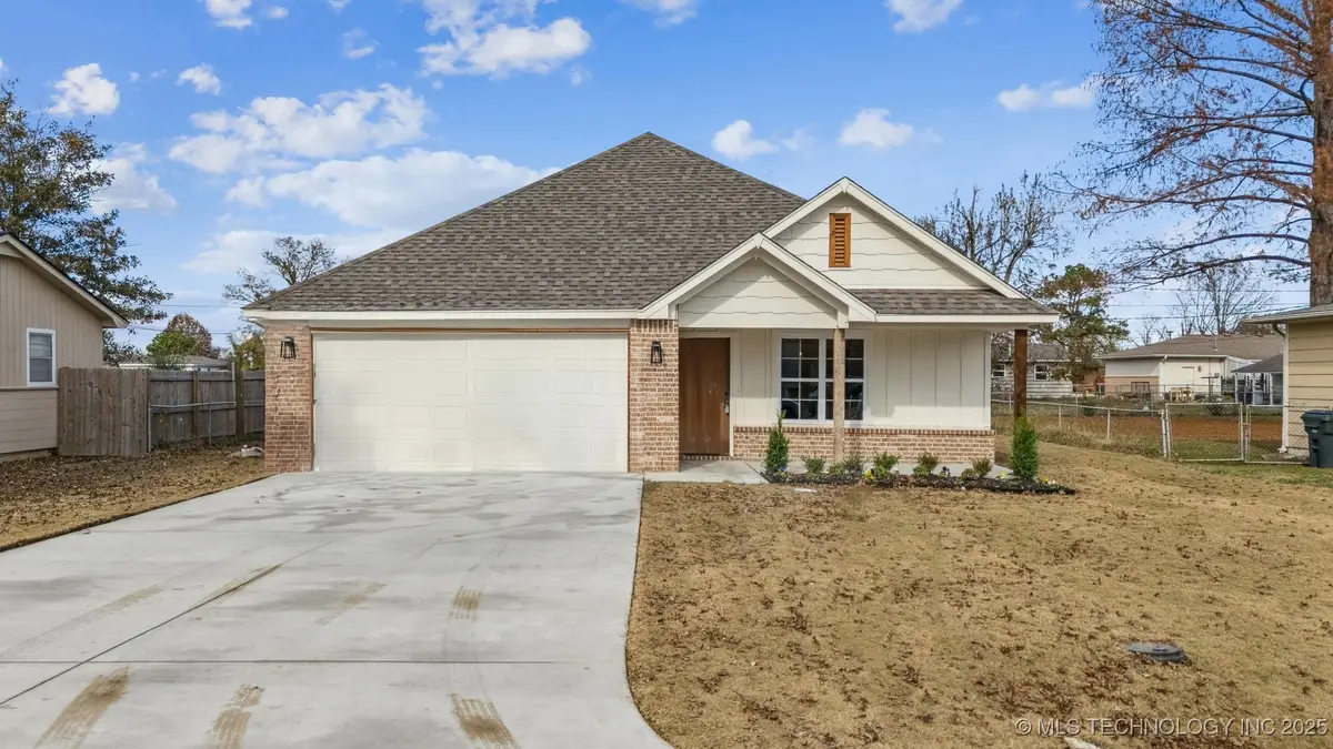308 E Fry Court, Claremore, OK 74017 - Image #1