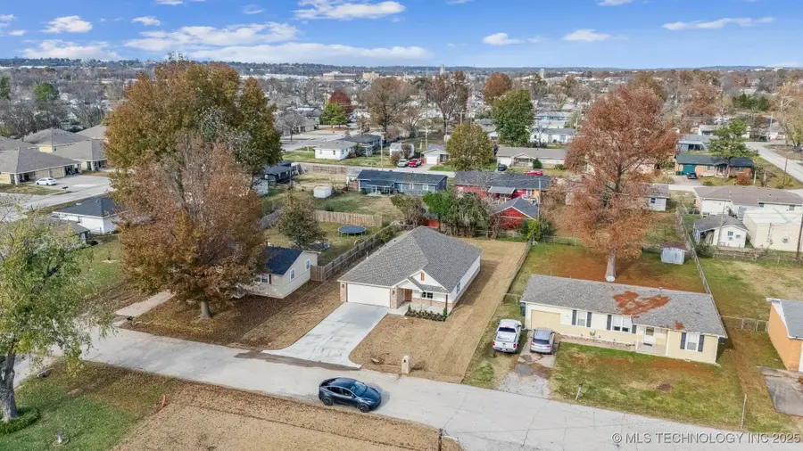 308 E Fry Court, Claremore, OK 74017 - Image #3