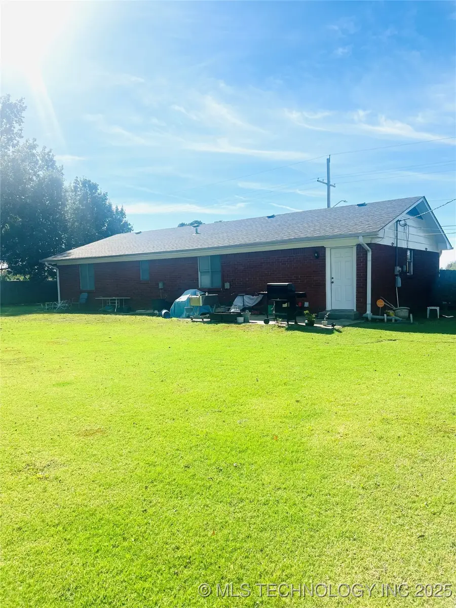 701 N Hughes Avenue, Morris, OK 74445 - Image #2