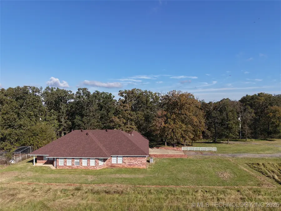 24405 Brazil Creek Loop, Shady Point, OK 74956 - Image #2