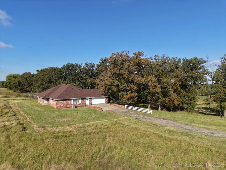 24405 Brazil Creek Loop, Shady Point, OK 74956 - Image #3