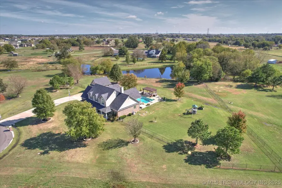 2406 E Fairfield Court, Oologah, OK 74053 - Image #3