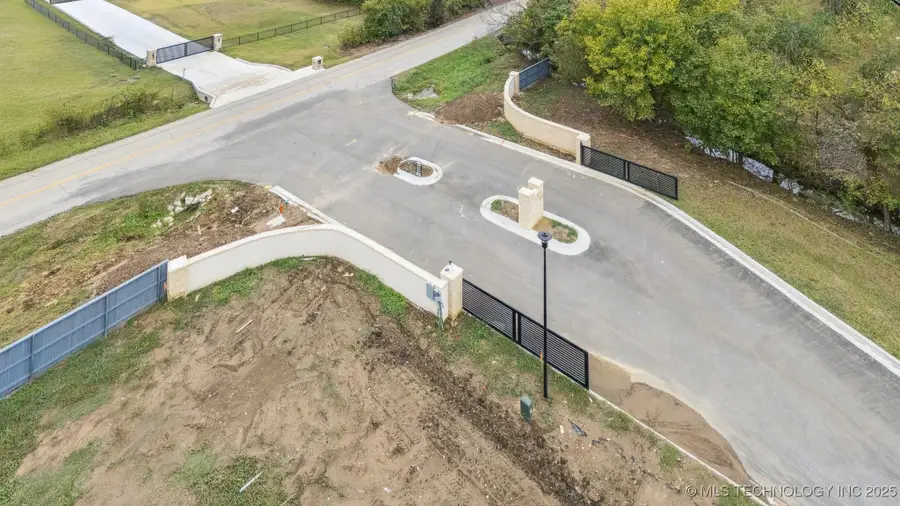 3133 W 69th Place, Tulsa, OK 74132 - Image #2