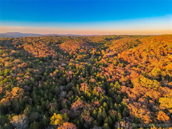 1 E 1000 Road, Muldrow, OK 74948