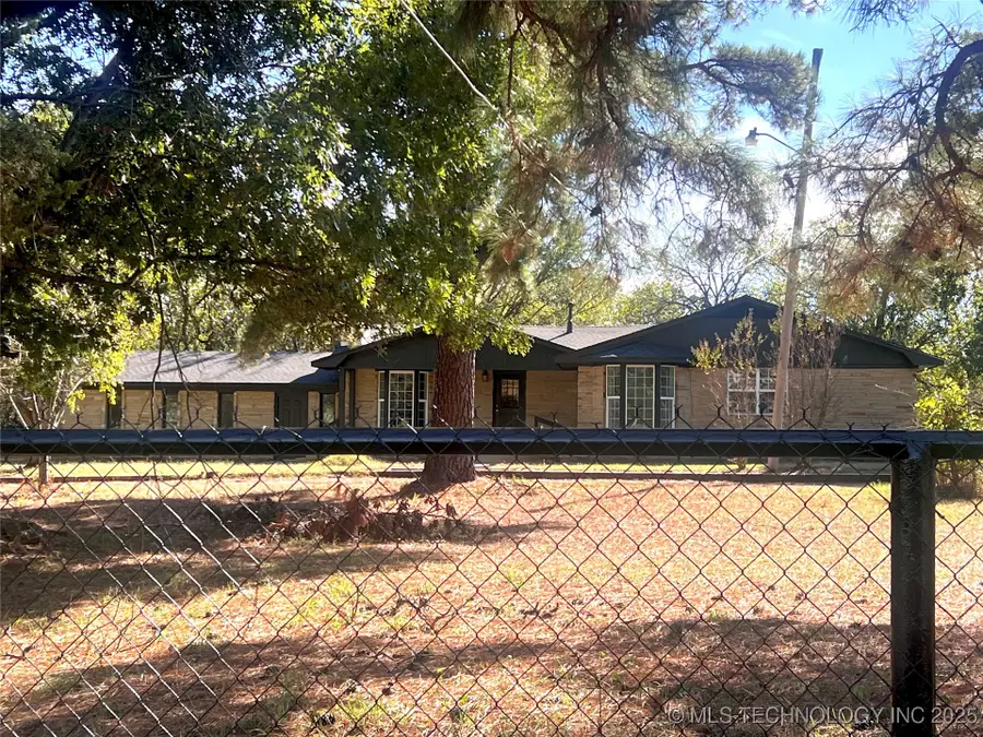 563 W Chambers Road, McAlester, OK 74501 - Image #2