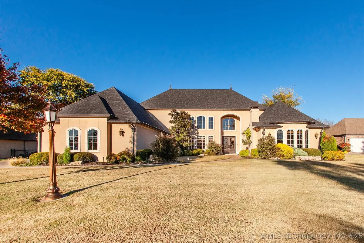 18533 E Crooked Oak Drive, Owasso, OK 74055 - Image #1